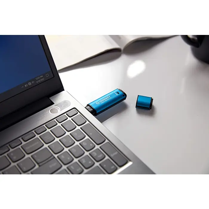 kingston-ironkey-vault-privacy-50-128-gb-usb-stick-light-blu-15396-ikvp50128gb-w.webp