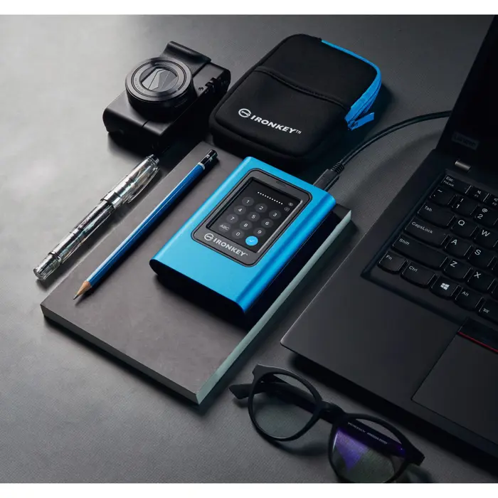 kingston-ironkey-vault-privacy-80-192-tb-external-ssd-bluebl-91142-ikvp80es1920g-w.webp