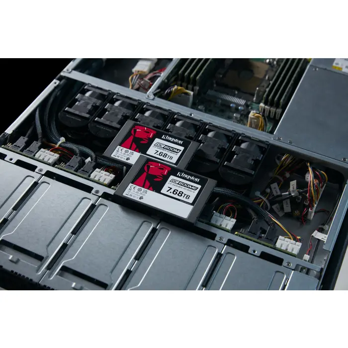 kingston-technology-7680g-dc600me-mixed-use-25-enterprise-sa-62749-detkinssd0031.webp