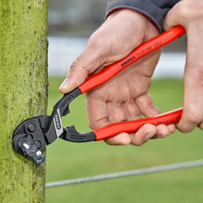 knipex-02-07-225-high-leverage-combination-plier-28471-7131250-w.webp