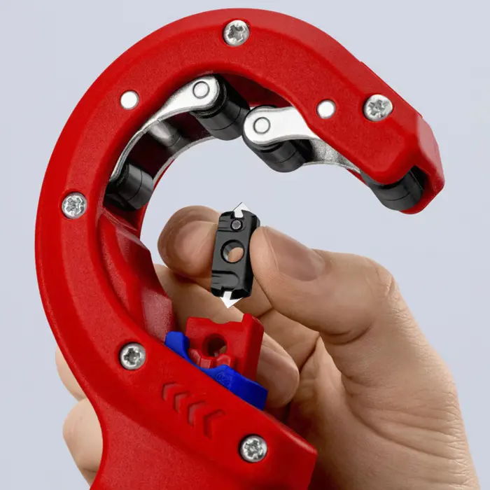 knipex-pipe-cutter-dpt50-redblue-o-32-50mm-72056-902302bk-w.webp