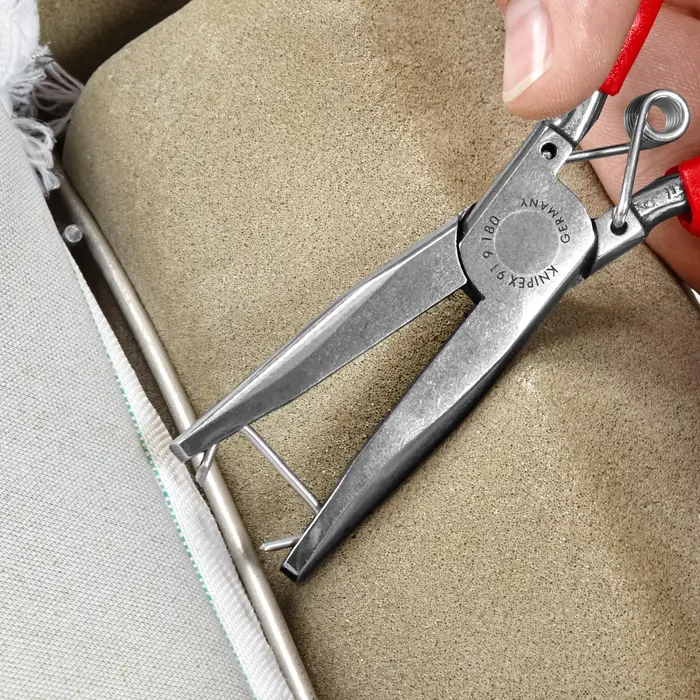 knipex-upholstery-clip-pliers-91-92-180-redblue-length-185mm-89551-9192180-w.webp