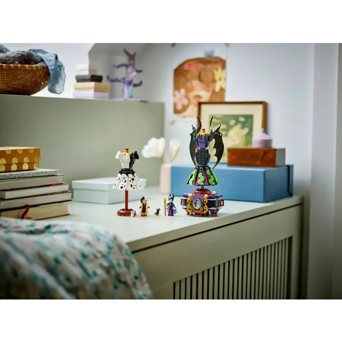 lego-disney-43262-maleficents-and-cruella-de-vils-dresse-15889-klolegleg1722.webp