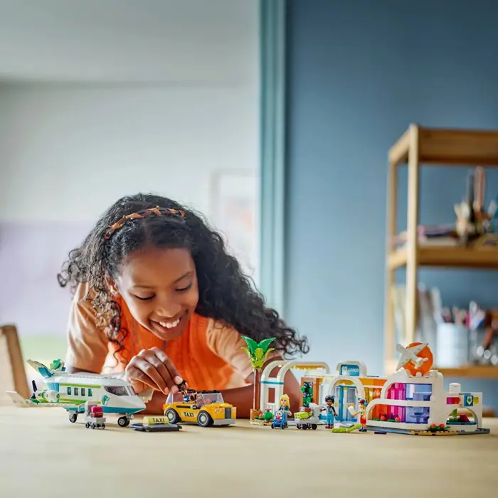 lego-friends-42656-heartlake-city-airport-and-airplane-60279-klolegleg1921.webp