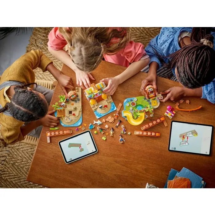 lego-friends-42673-family-vacation-beach-resort-11331-klolegleg1815.webp