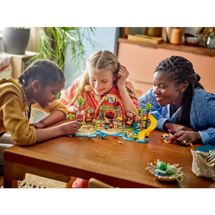 lego-friends-42673-family-vacation-beach-resort-72375-klolegleg1815.webp