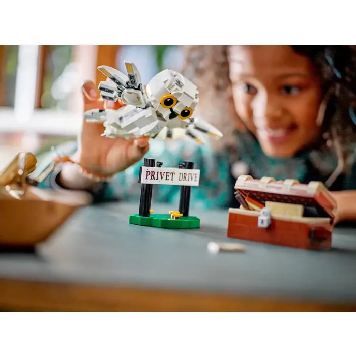 lego-harry-potter-76425-hedwig-at-4-privet-drive-57348-klolegleg1320.webp