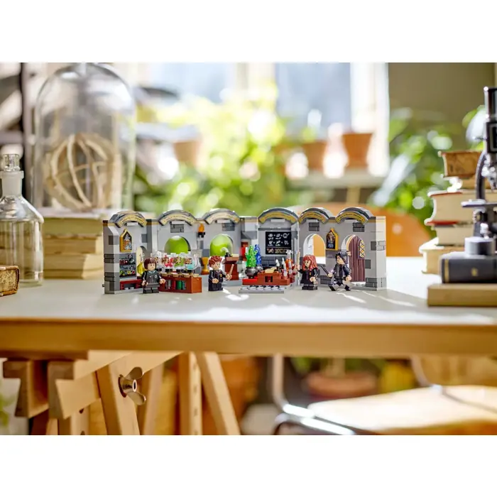 lego-harry-potter-76431-hogwarts-castle-potions-class-45969-klolegleg1468.webp