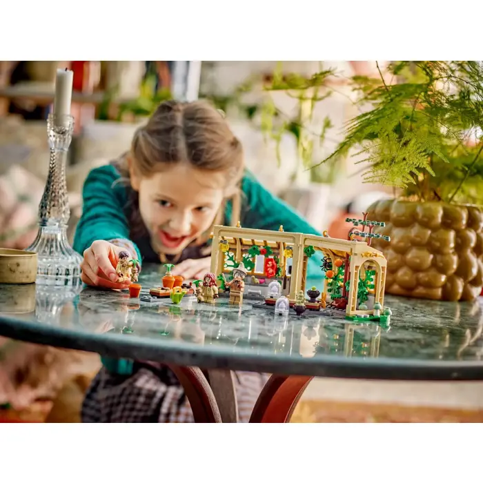 lego-harry-potter-76445-hogwarts-castle-herbology-class-42351-klolegleg1852.webp