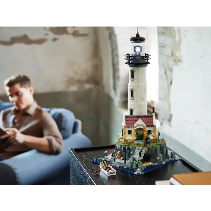 lego-ideas-21335-motorized-lighthouse-94648-klolegleg0983.webp