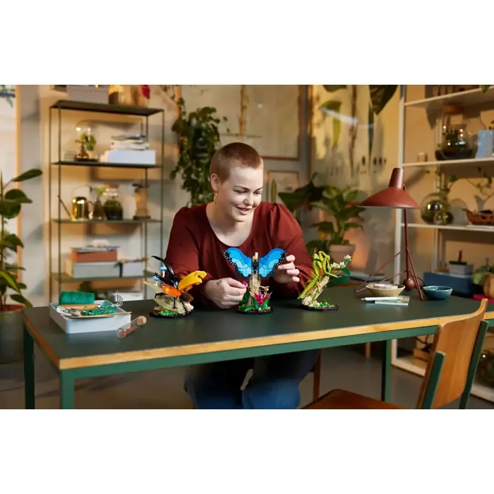 lego-ideas-21342-the-insect-collection-9297-klolegleg1402.webp