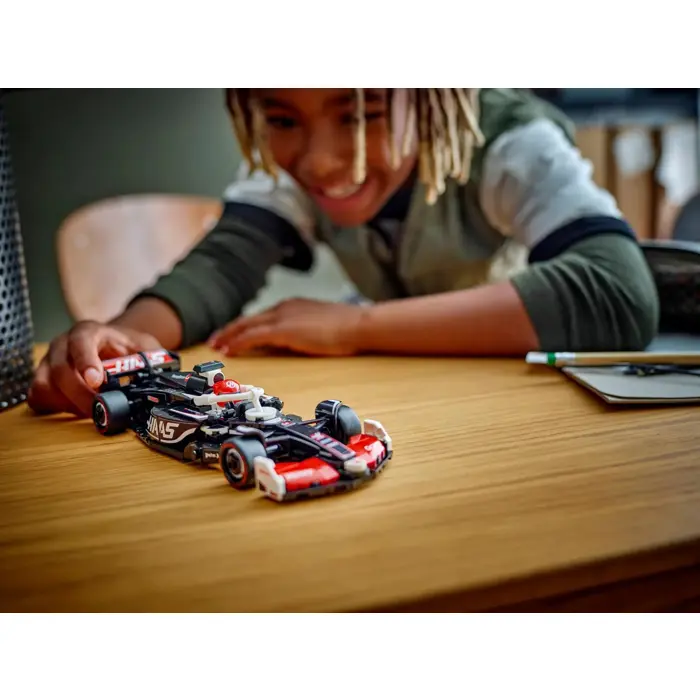 lego-speed-champions-77250-moneygram-haas-f1-team-vf-24-70906-klolegleg1941.webp