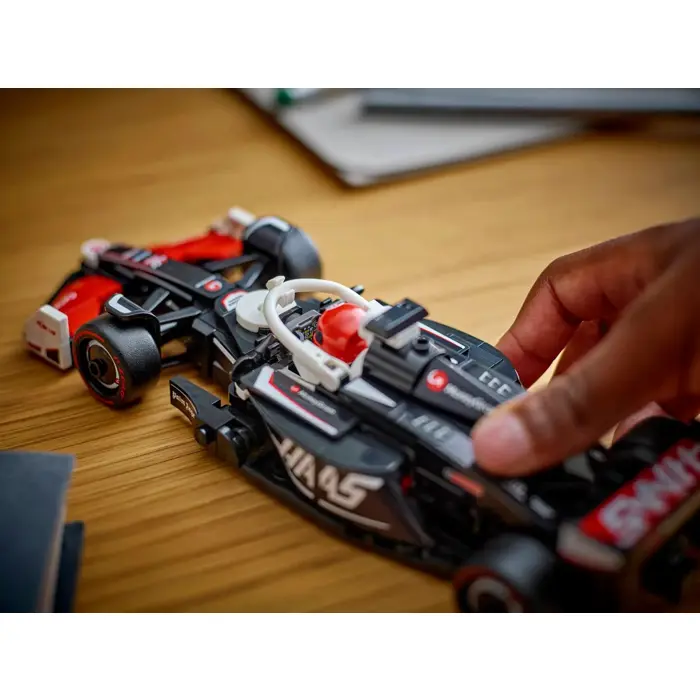 lego-speed-champions-77250-moneygram-haas-f1-team-vf-24-74077-klolegleg1941.webp