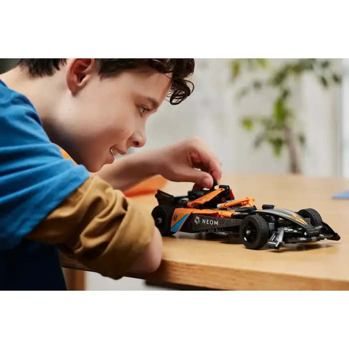 lego-technic-42169-neom-mclaren-formula-e-team-47615-klolegleg1301.webp