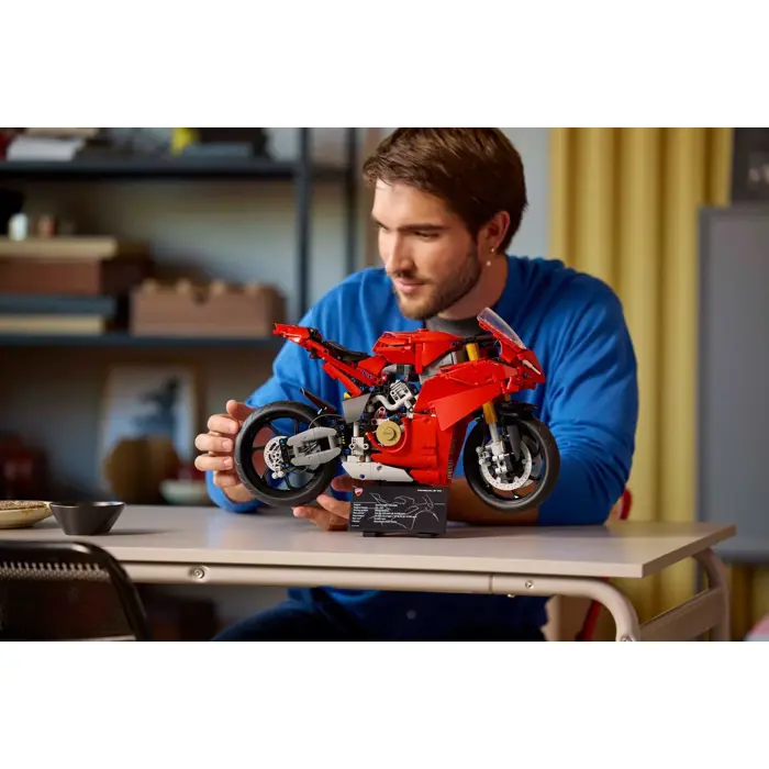 lego-technic-42202-ducati-panigale-v4-s-motorcycle-38708-klolegleg1605.webp