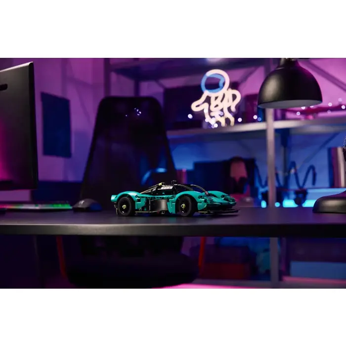 lego-technic-42208-aston-martin-valkyrie-49447-klolegleg1800.webp