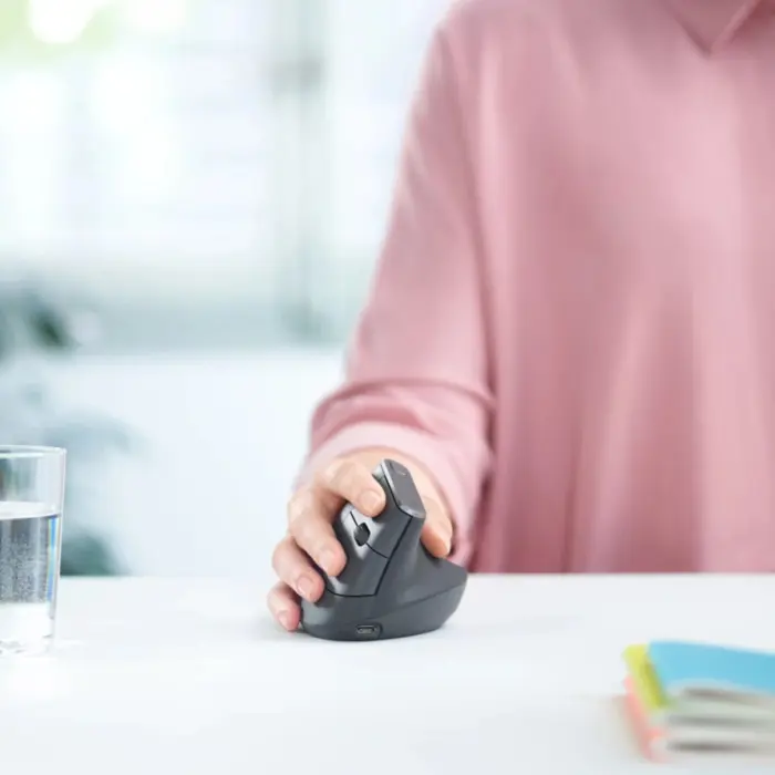 logitech-mx-vertical-advanced-ergonomic-bezicni-opticki-mis--85235-46747.webp