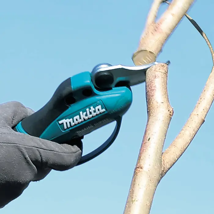 makita-pruning-shears-2x18v-dup362z-52445-wlononwcrefn2.webp