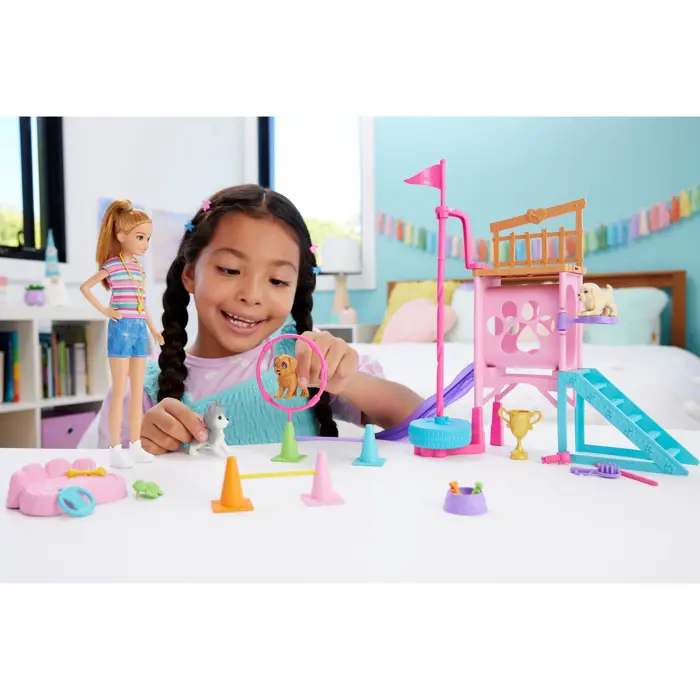 mattel-barbie-family-friends-stacies-puppy-playground-playse-77601-hrm10-w.webp