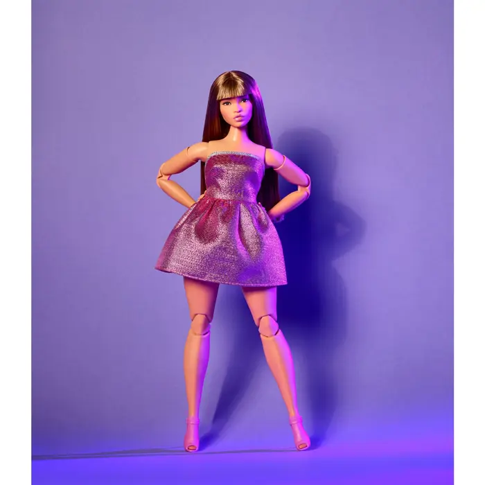 mattel-barbie-signature-barbie-looks-23-curvy-pink-mini-dres-74206-hrm16-w.webp