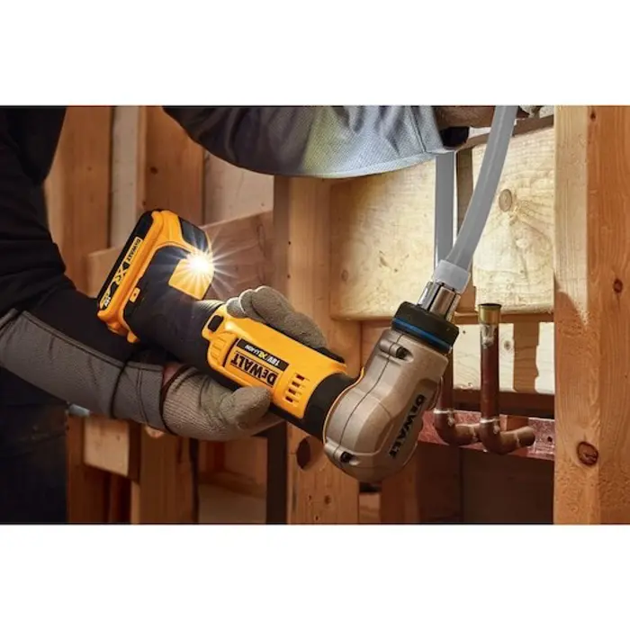 pex-pipe-expander-18v-xr-with-2x2-ah-batteries-52444-wlononwcriudl.webp