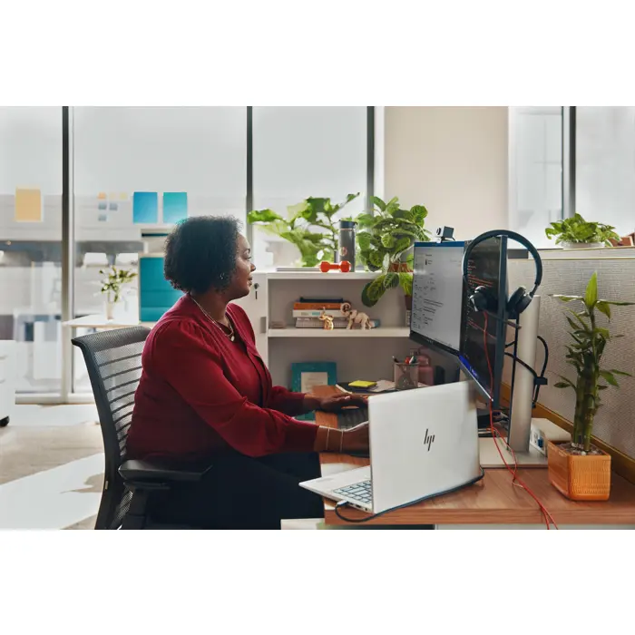 poly-blackwire-3320-stereo-microsoft-teams-certified-usb-c-h-679-wlononwcrcm27.webp
