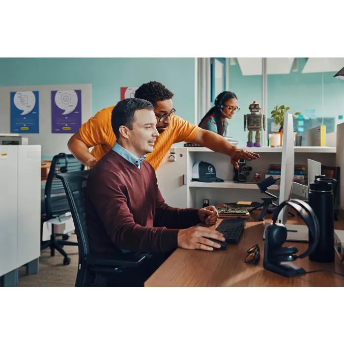 poly-voyager-focus-2-microsoft-teams-certified-usb-a-headset-84323-wlononwcrfiwh.webp
