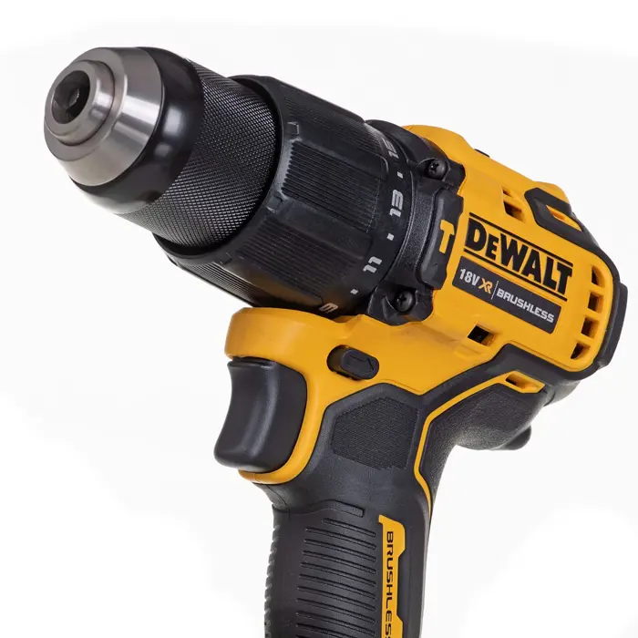 power-tool-combo-kit-dewalt-dck2062m2t-dcd709dcf809-18v-2x40-85847-nakdewzes0026.webp