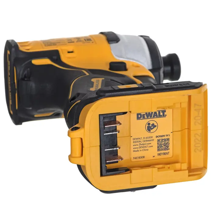 power-tool-combo-kit-dewalt-dck2062m2t-dcd709dcf809-18v-2x40-8700-nakdewzes0026.webp
