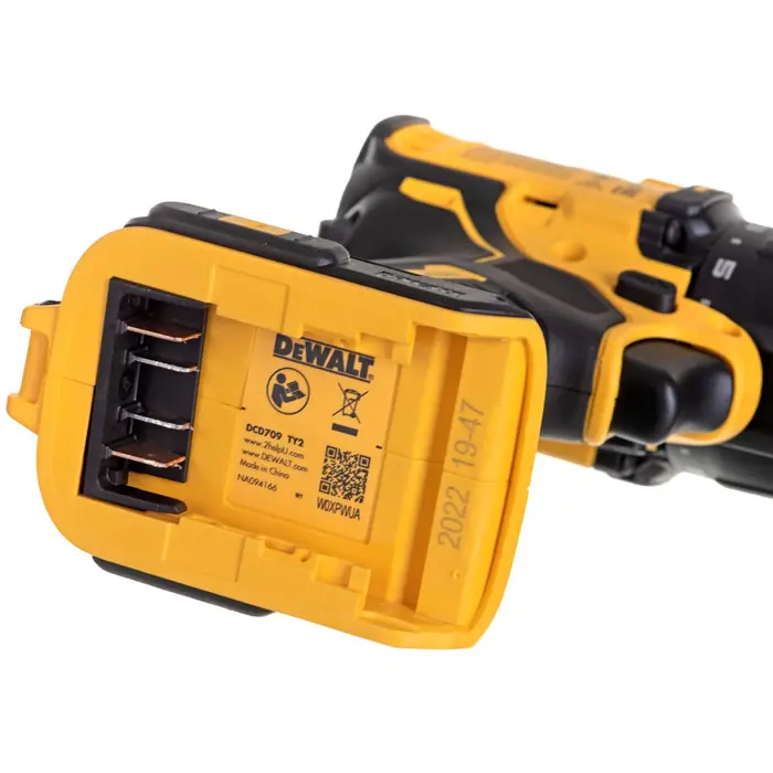 power-tool-combo-kit-dewalt-dck2062m2t-dcd709dcf809-18v-2x40-94026-nakdewzes0026.webp