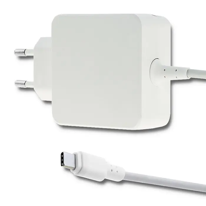 qoltec-50194-power-adapter-45w-5-20v-2-3a-usb-c-pd-white-78691-wlononwcrfpi3.webp