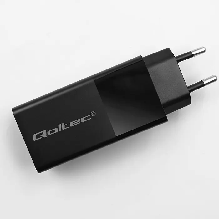 qoltec-52382-gan-power-pro-charger-1xusb-type-c-1xusb-a-100w-97020-ladqocsic0041.webp