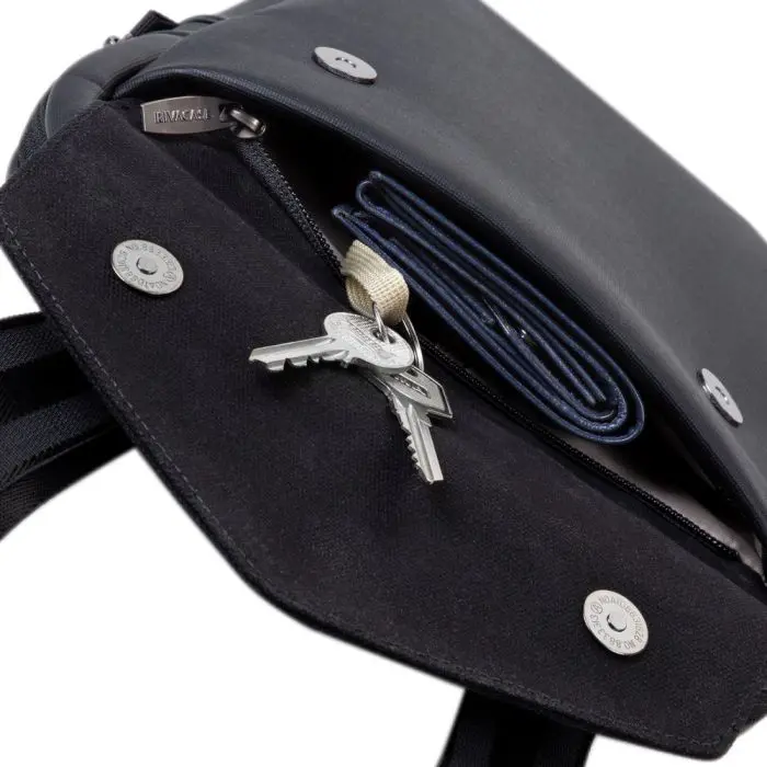 rivacase-tablet-bag-11-black-8511-54574-e0009914.webp