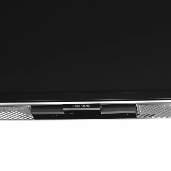 samsung-g80sd-computer-monitor-813-cm-32-3840-x-2160-pixels--22395-monsa1gam0048.webp