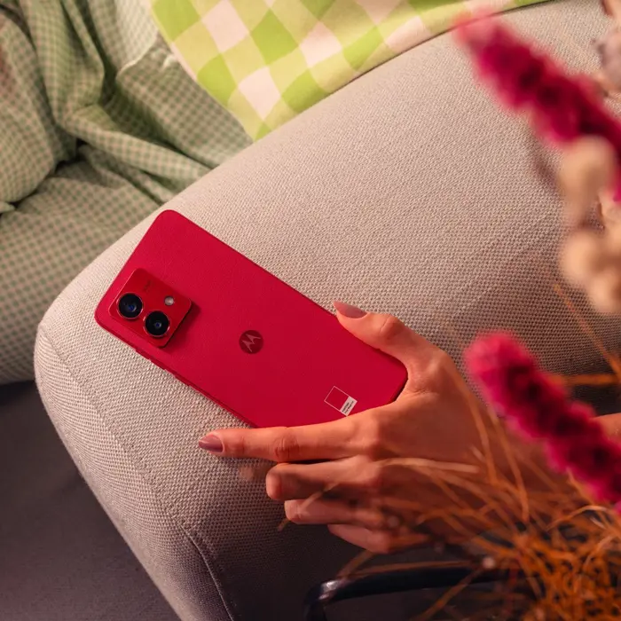 smartfon-motorola-moto-g84-5g-8256-viva-magenta-45565-tkomotsza0408.webp