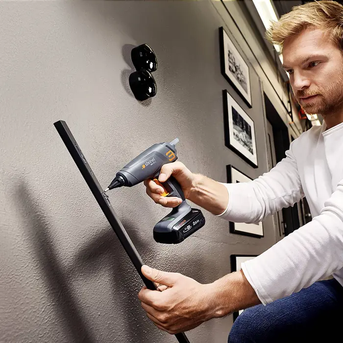 steinel-cordless-glue-gun-18v-mobileglue-3011set-96305-wlononwcregyg.webp