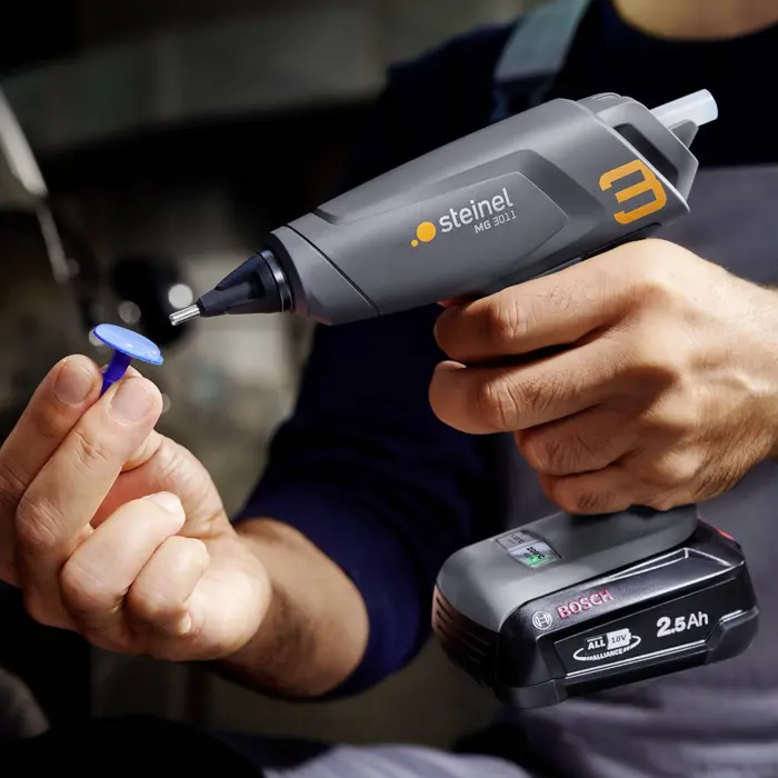 steinel-cordless-glue-gun-18v-mobileglue-3011set-96784-wlononwcregyg.webp