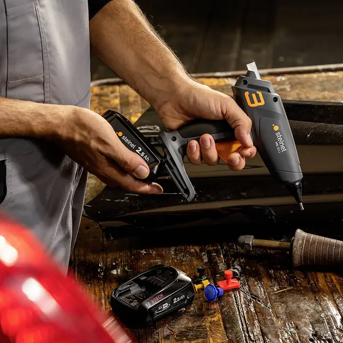 steinel-cordless-glue-gun-18v-mobileglue-3011set-97455-wlononwcregyg.webp