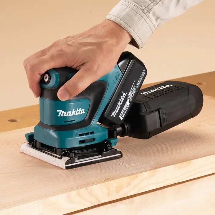 szlifierka-oscylacyjna-bez-aku-18v-dbo480z-makita-74214-nakmakosc0002.webp