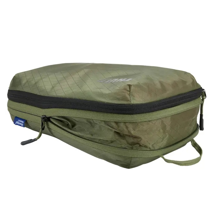 thule-compression-packing-cube-medium-soft-green-61236-wlononwcrebag.webp