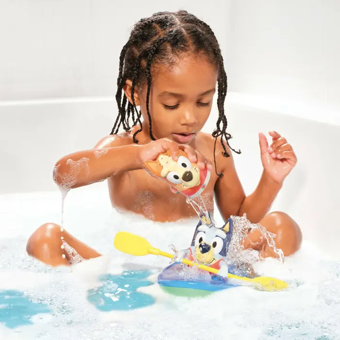 tomy-bluey-kayak-with-paddles-e73670-4-58161-wlononwcrjnle.webp
