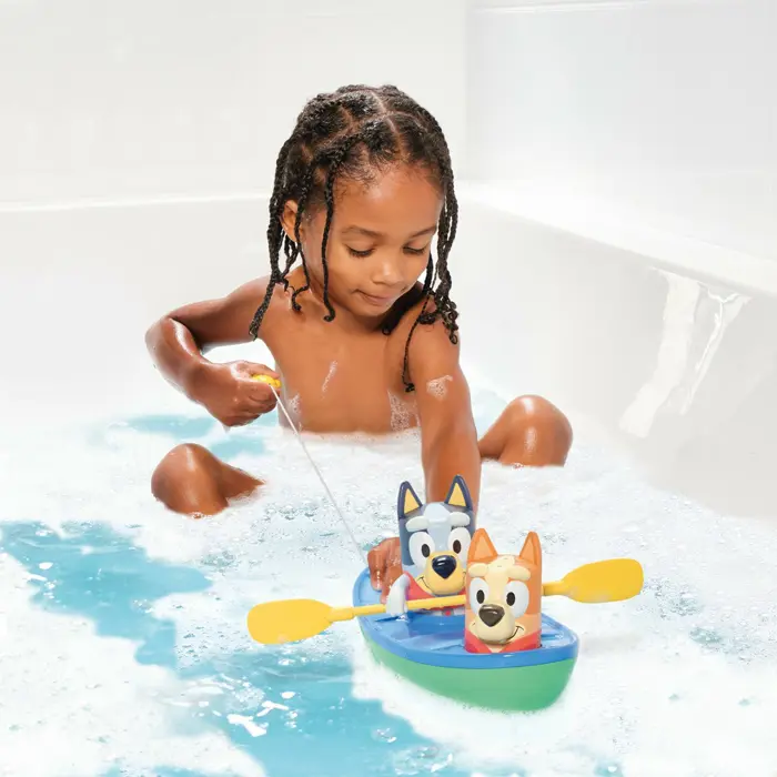 tomy-bluey-kayak-with-paddles-e73670-4-65014-wlononwcrjnle.webp