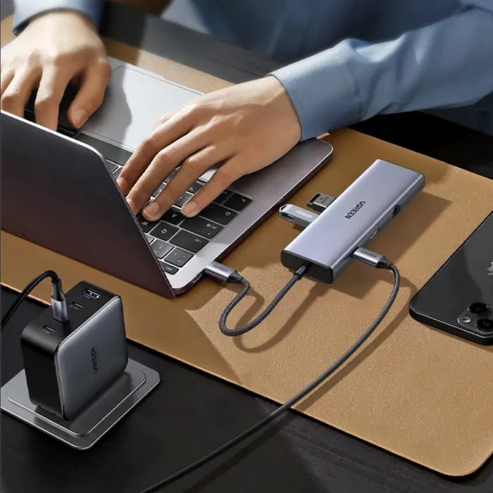 ugreen-usb-hub-9-in1-usb-c-na-hdmi-4k-60-vga-usb-c-pd-100w-3-81855-67721.webp