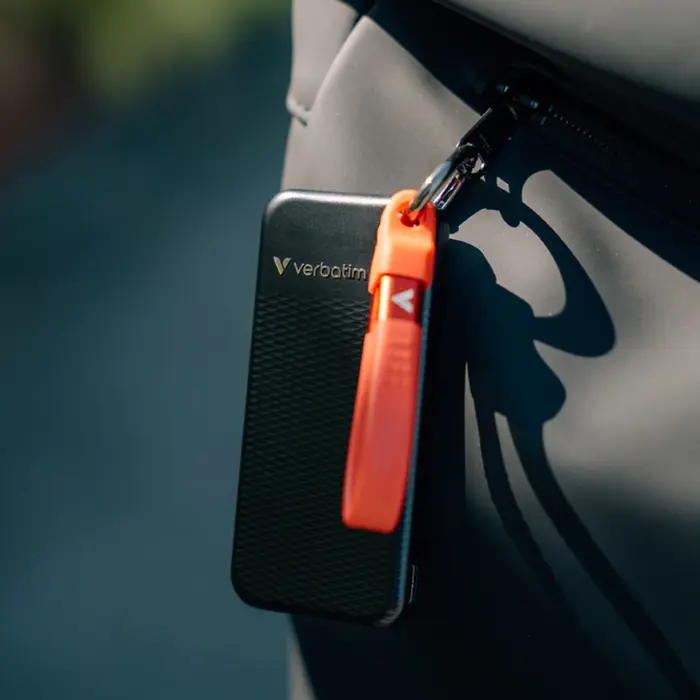 verbatim-pocket-1tb-ssd-vanjski-disk-usb-32-gen2-blackred-83656-v032192.webp