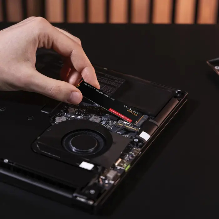 western-digital-black-wdblack-sn7100-nvme-ssd-powered-by-san-20430-wlononwcrmrda.webp