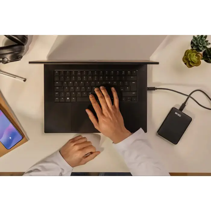western-digital-elements-portable-usb-c-external-hard-drive--11440-diaweszew0152.webp