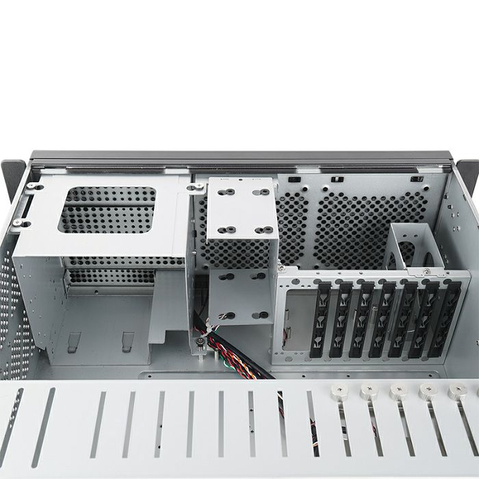 Chieftec 4U rackmount ohišje za strežnik UNC-409S-B-OP