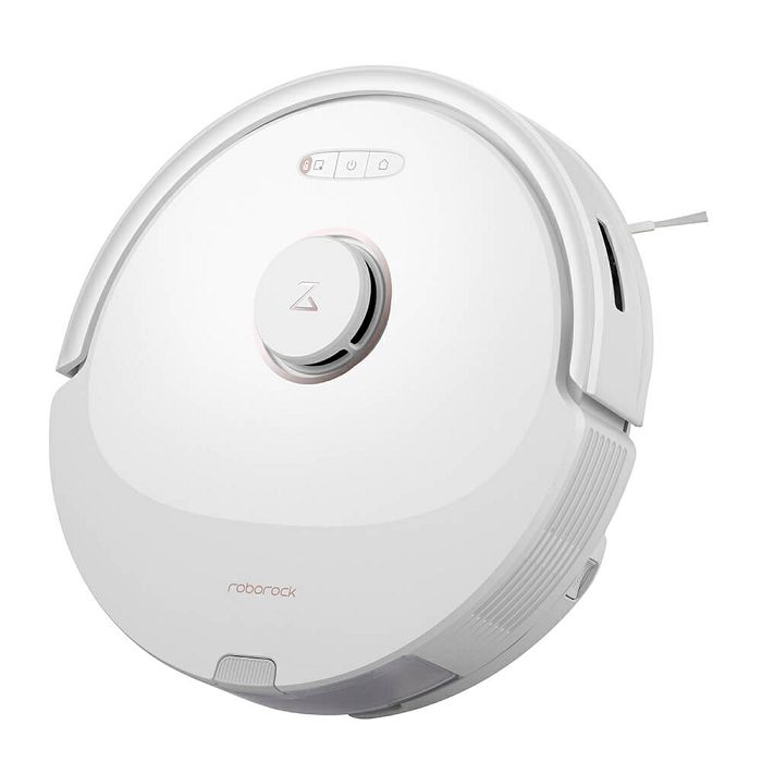 Roborock Q8 Max+ robot vacuum cleaner with self-emptying station, white.