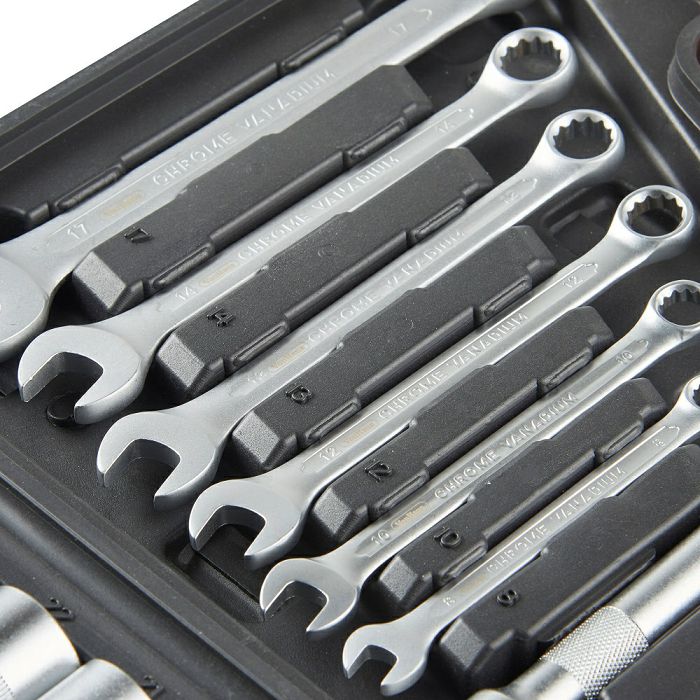 VonHaus 104-piece tool set