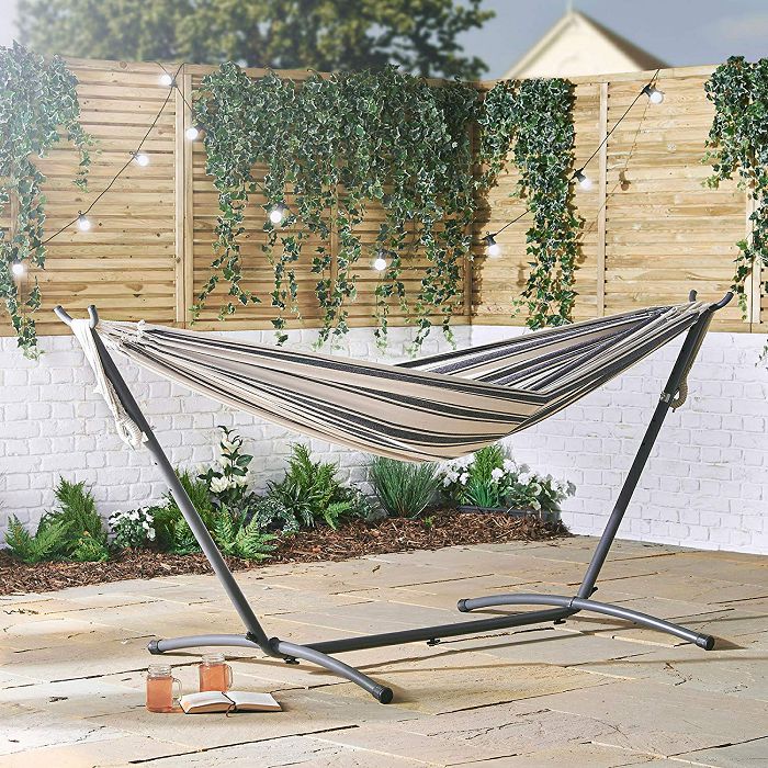 VonHaus hammock with frame for two